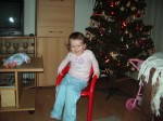 Jakubko_2005_12_09_039 * Boli sme zdobit stromcek u Vladky..<br>Toto je moja kamoska Ninka * 2304 x 1728 * (1.54MB)