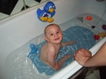 Jakubko_2006_06_21_029 * Clupky, clapky vo vani * 2048 x 1536 * (998KB)